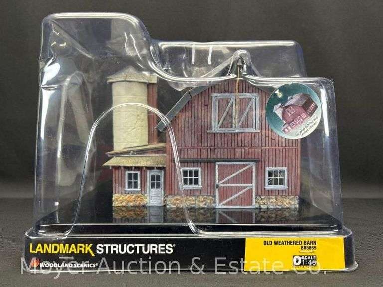 Woodland Scenics Old Weathered Barn, with Original Packaging image