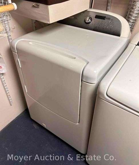 Whirlpool Cabrio Platinum Washing Machine, Top Load, Model WGD8200YW0 image