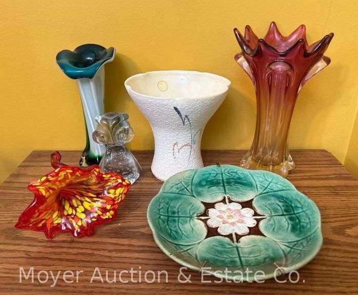 2 Artglass Vases, Owl Paperweight, Artglass Flower, Majolica Plate, and Vase, 5”-10”h image