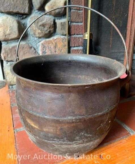 JMB Davidson Co. Cast Iron Kettle, Albany NY, Bail Handle, 3 Feet., 9"h (not incl. handle) x 10 1/2"w image