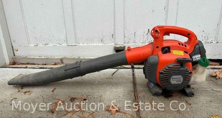 Husqvarna 125B Leaf Blower, Turns Over image