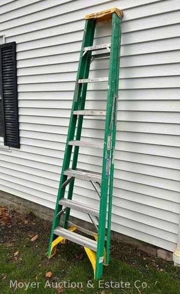 Werner 8ft. Fiberglass Step Ladder image