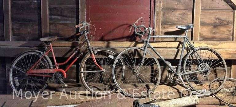 (2) Vintage Bicycles: Mens 10spd. & Ladies Huffy 3spd. image