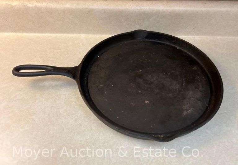 Wagner Ware -O- Cast Iron Fat Free Fryer, Pattern 1102G, 11"w image