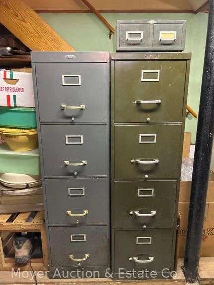 (2) 4 Drawer Metal Filing Cabinets, 15"x28"x52"h image