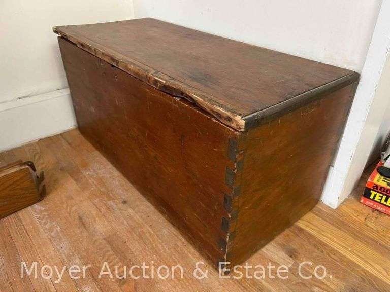 Early Blanket Chest, Missing Hinges, 37"x17"x17"h image