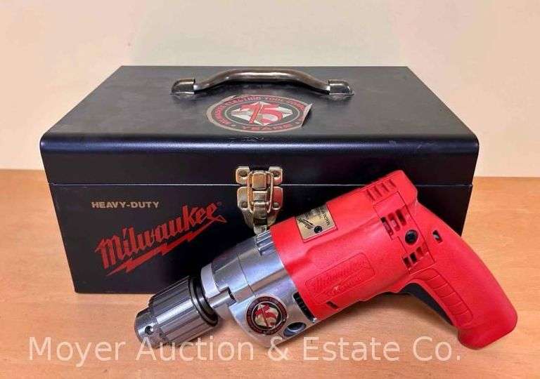 Milwaukee Heavy Duty Magnum Drill, Corded, with Metal Case image
