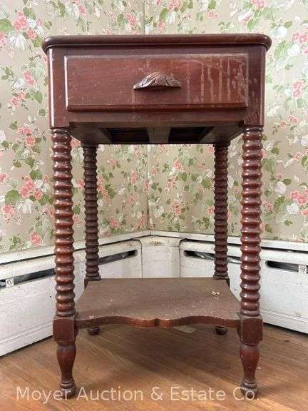 Side Table with Spindle Legs, 18"x14"x29"h image