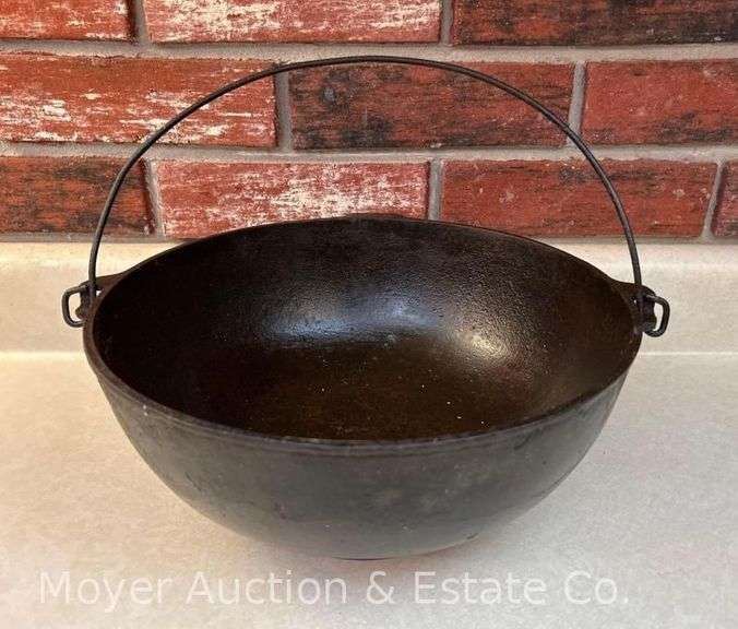 Erie No. 4 Scotch Bowl, Pattern 782, 11.5"w x 5"h image