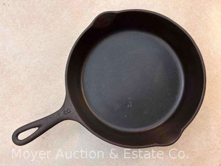 Wagner Ware -O- No. 8 Cast Iron Skillet, Pattern 1058, 10.5"w image
