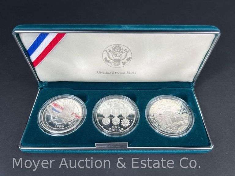 1994 United States Mint Veterans Commemorative Silver Dollar Three-Coin Proof Set image