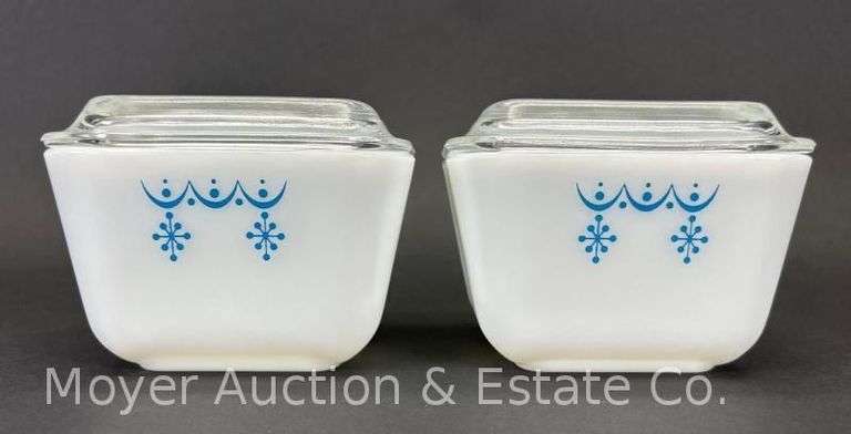 2 Pyrex Snowflake Garland Refrigerator Dishes with Lids, 501 image