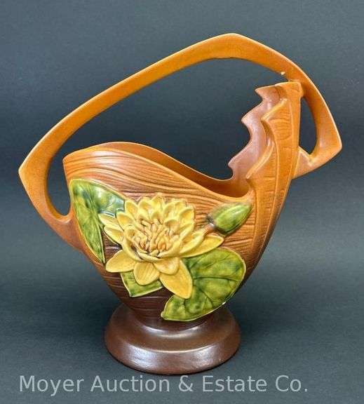 Roseville "Water Lily" Basket, 382-12", 12"h image