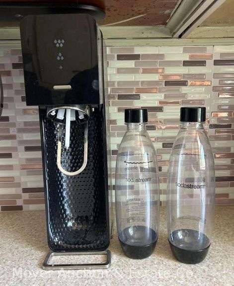 Soda Stream Machine with 2 Bottles and 1 CO2 Canister