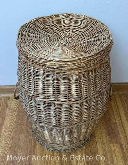 Wicker Basket with Lid, 23"h