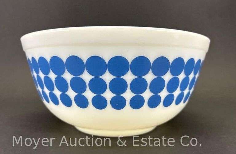 Pyrex Blue Polka Dot Mixing Bowl, 2.5qt, 403 image