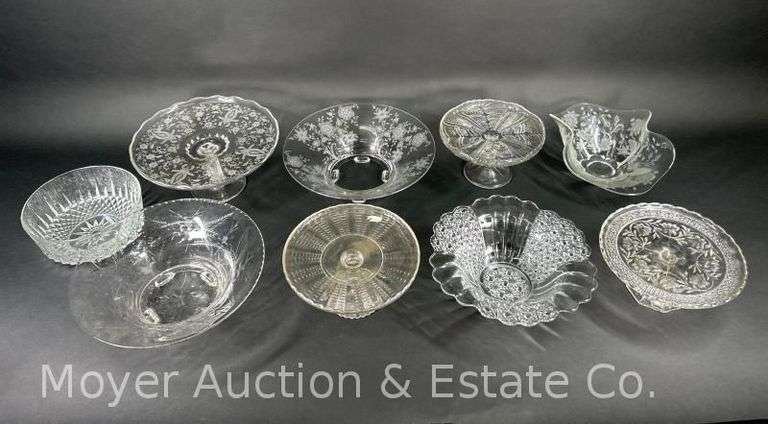 Group of Cake Stands and Serving Bowls, 8.5"-12.5"w image