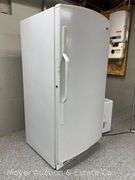 Amana Upright Freezer, Model AQU1625BEW, 30"x28"x60"h