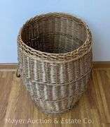 Wicker Basket with Lid, 23"h