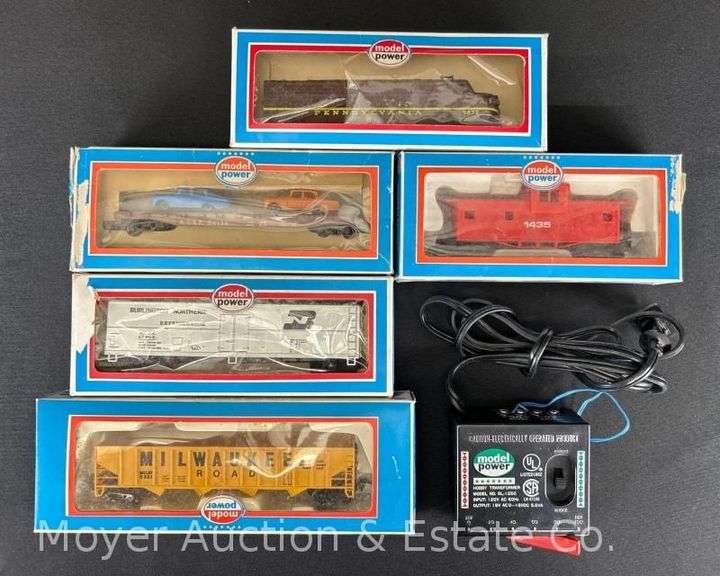 Model Power HO Scale Diesel Locomotive, 4 Freight Cars and Transformer, with Original Boxes image