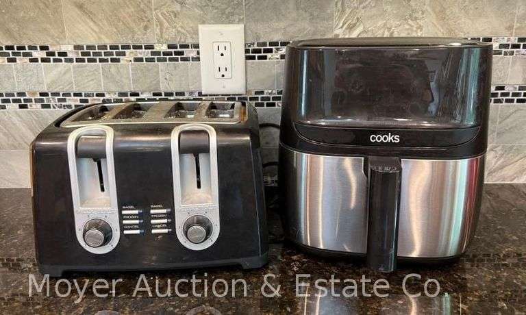 Black & Decker 4 Slot Toaster with Cooks Air Fryer image