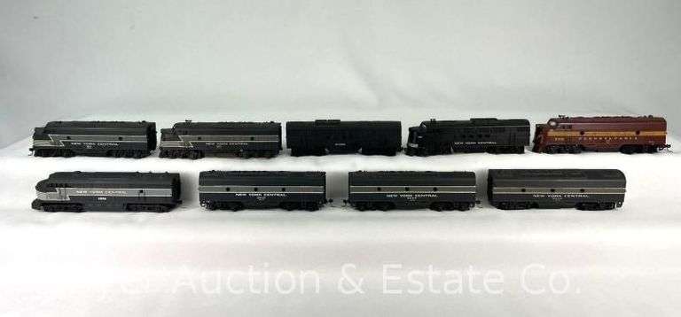 (4) HO Scale Diesel Locomotives, with Other Dummy and B Units