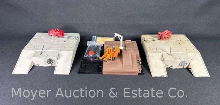 Lionel No. 264 Forklift Platform and (2) No. 460 Piggybacks image