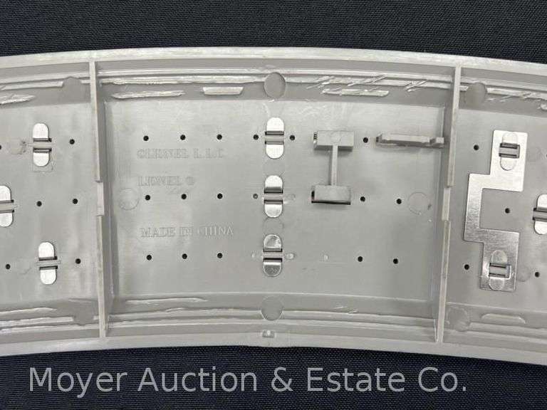 (30) Lionel FastTrack Curved Track Sections