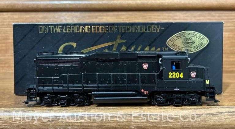 Spectrum HO Scale Pennsylvania Railroad GP 30 Diesel, No. 82014, with Original Box image