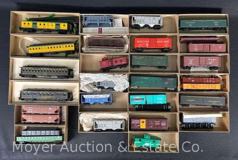 (25) Roundhouse HO Scale Freight and Passenger Cars, with Mismatched Boxes image