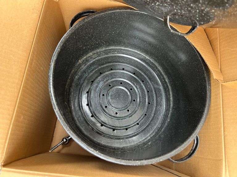 New 30qt. Aluminum Stock Pot with Lid & Used 19qt. Enamel Steam Pot with Spout and Lid