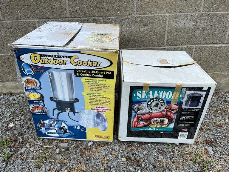 New 30qt. Aluminum Stock Pot with Lid & Used 19qt. Enamel Steam Pot with Spout and Lid image