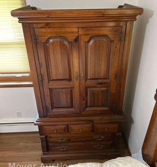 Pine Gentlemans Chest/Armoire, Single Piece, 41"x21"x74"h image