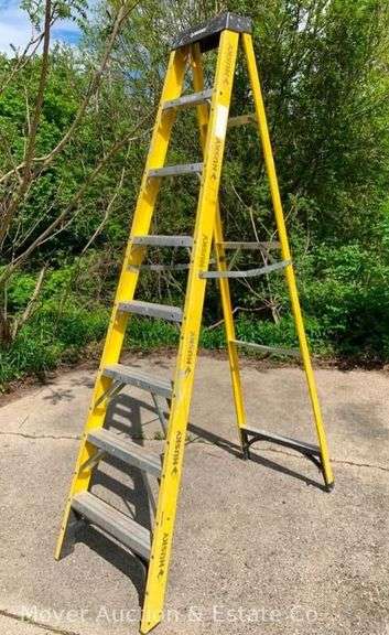 8ft. Husky Fiberglass Step Ladder image