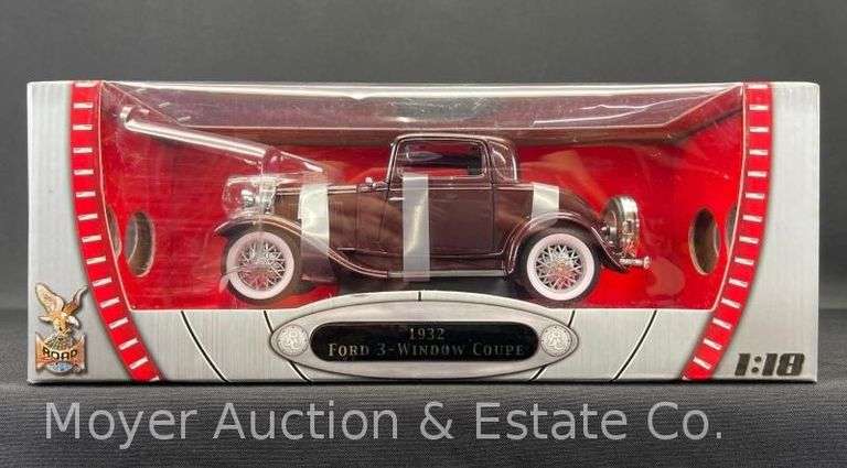 Road Signature 1932 Ford Coupe 1:18 Scale Die-Cast Model image