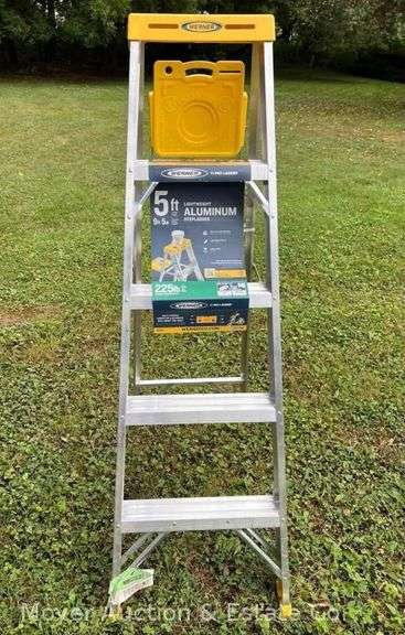 Werner 5' Lightweight Aluminum Step Ladder, Appears New