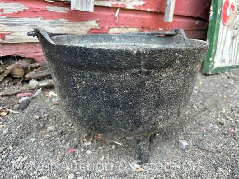 Early Cast Iron Kettle with Feet & Handle, 12"w