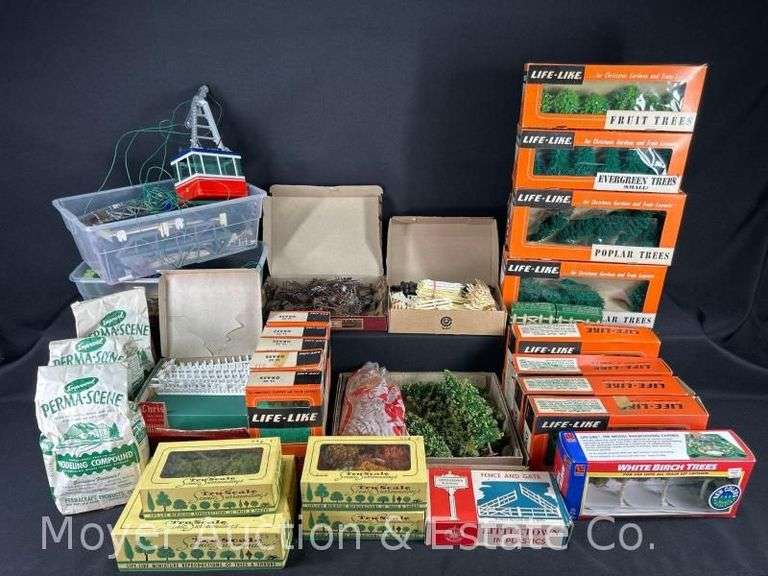 Group of Layout Trees, Grass, Accessories, Etc. image