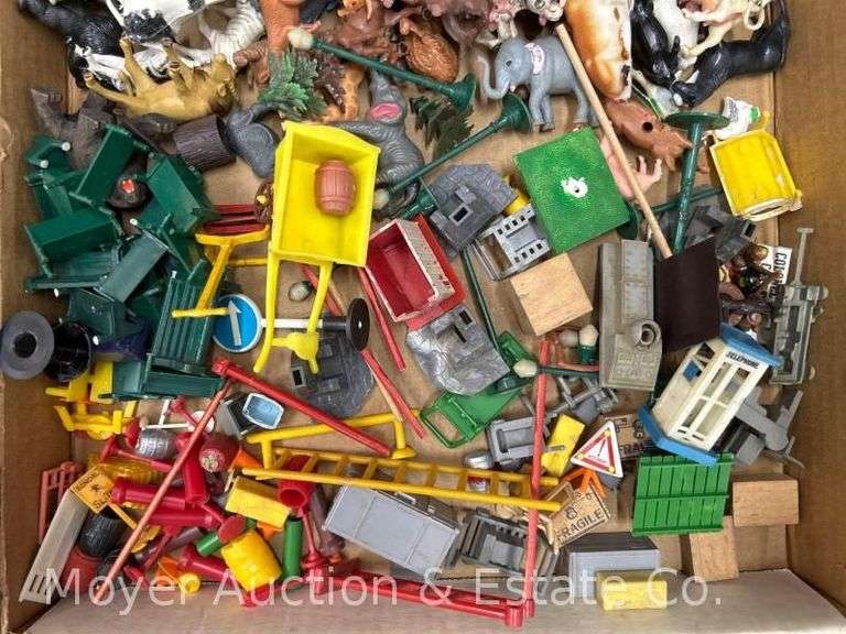 Group of Scale Layout Figures, Animals, Etc.
