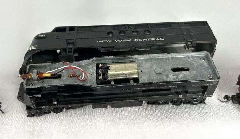 (4) HO Scale Diesel Locomotives, with Other Dummy and B Units