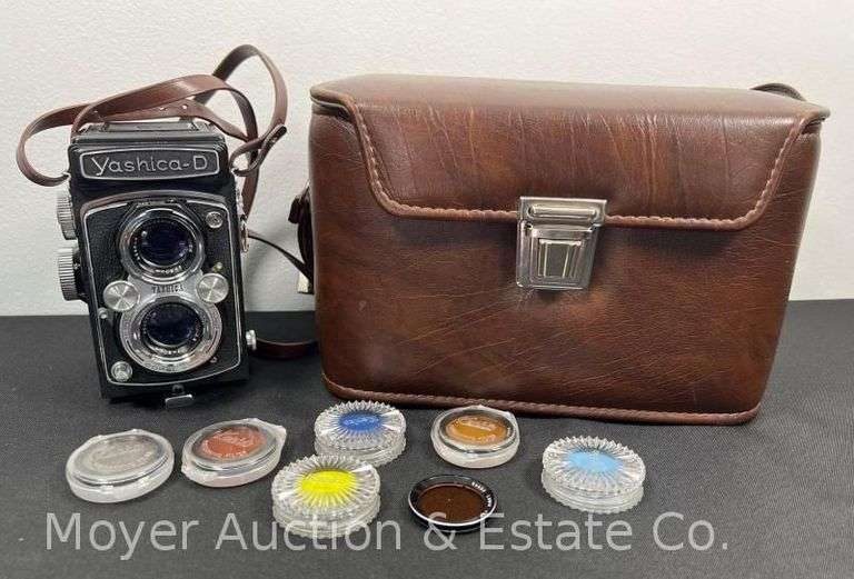Yashica-D Film Camera with Bag image