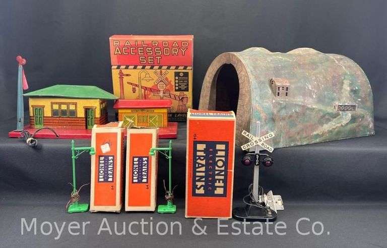 American Flyer Tin Station, Tin Tunnel, Lionel Signals and Lamps, Etc. image