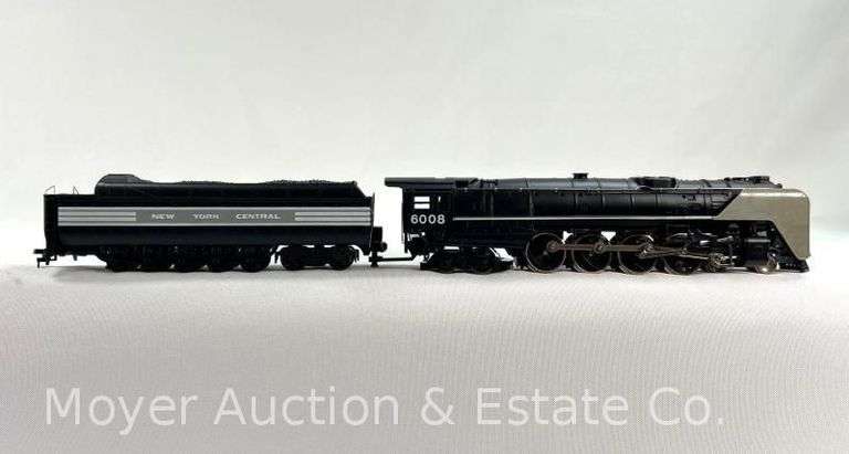 Bachmann HO Scale Niagara 4-8-4 Steam Locomotive and Tender, with Original Box