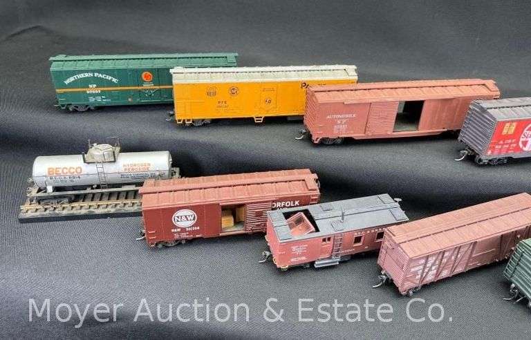 (13) Asst. HO Scale Freight Cars