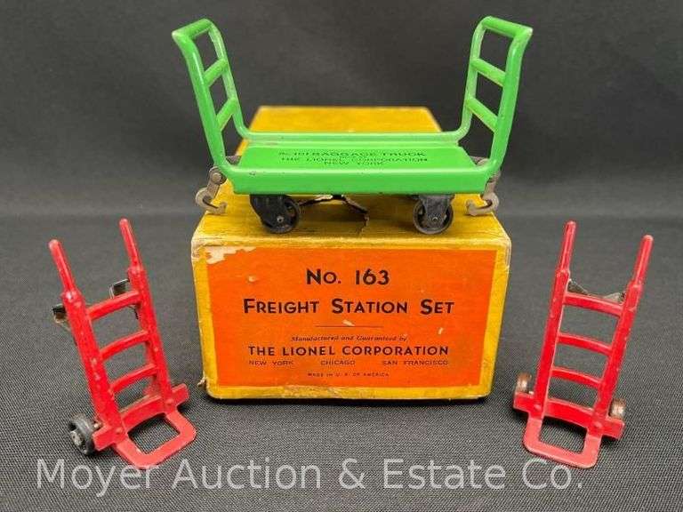 Lionel No. 163 Pre-War Freight Station Set, Missing Dump Car, with Original Box image