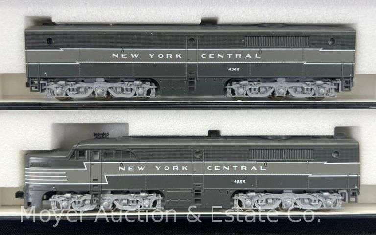 Kato N Scale New York Central PA-1 and PA-2 Diesel Locomotive Set image