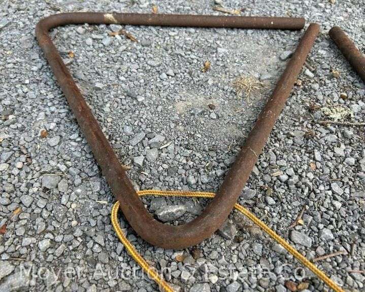 Chuck Wagon Triangle, 15”h