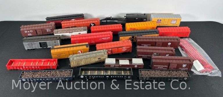 Group of Asst. HO Scale Freight Cars, No Boxes image