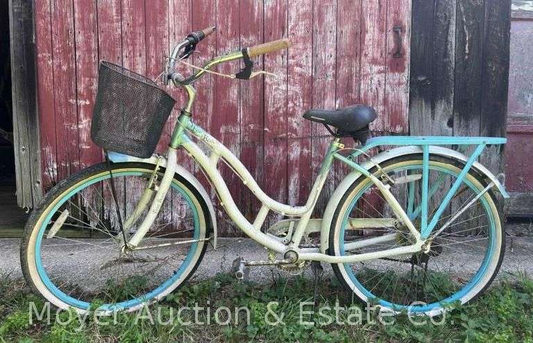 Schwinn Point Beach Cruiser Bike image