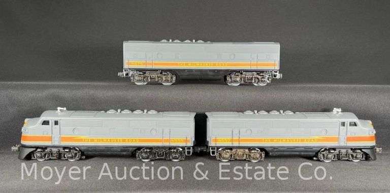 Lionel Milwaukee Road F-3 ABA Diesel Locomotive Set, No. 8555, 8557 and 8575 image